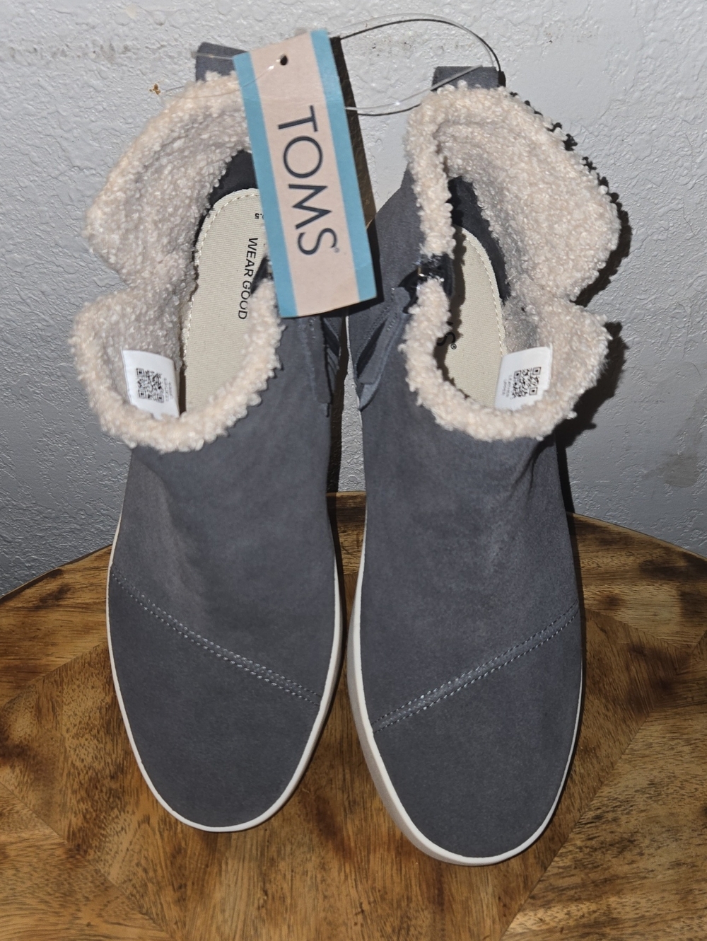 Women's Toms Verona Mid Sneaker/Bootie In Size 9.5